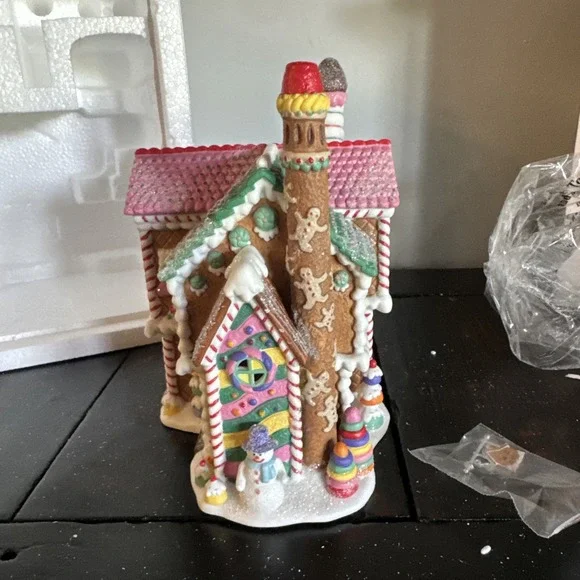 Department 56 Sugar Hill Row Houses North Pole‎ Series #56.56961 Christmas 2007